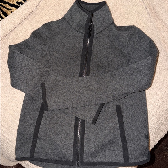 Lululemon jacket - Picture 2 of 4